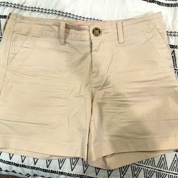 Lilly Pulitzer shorts. Cream color. Size 0 - Picture 1 of 6